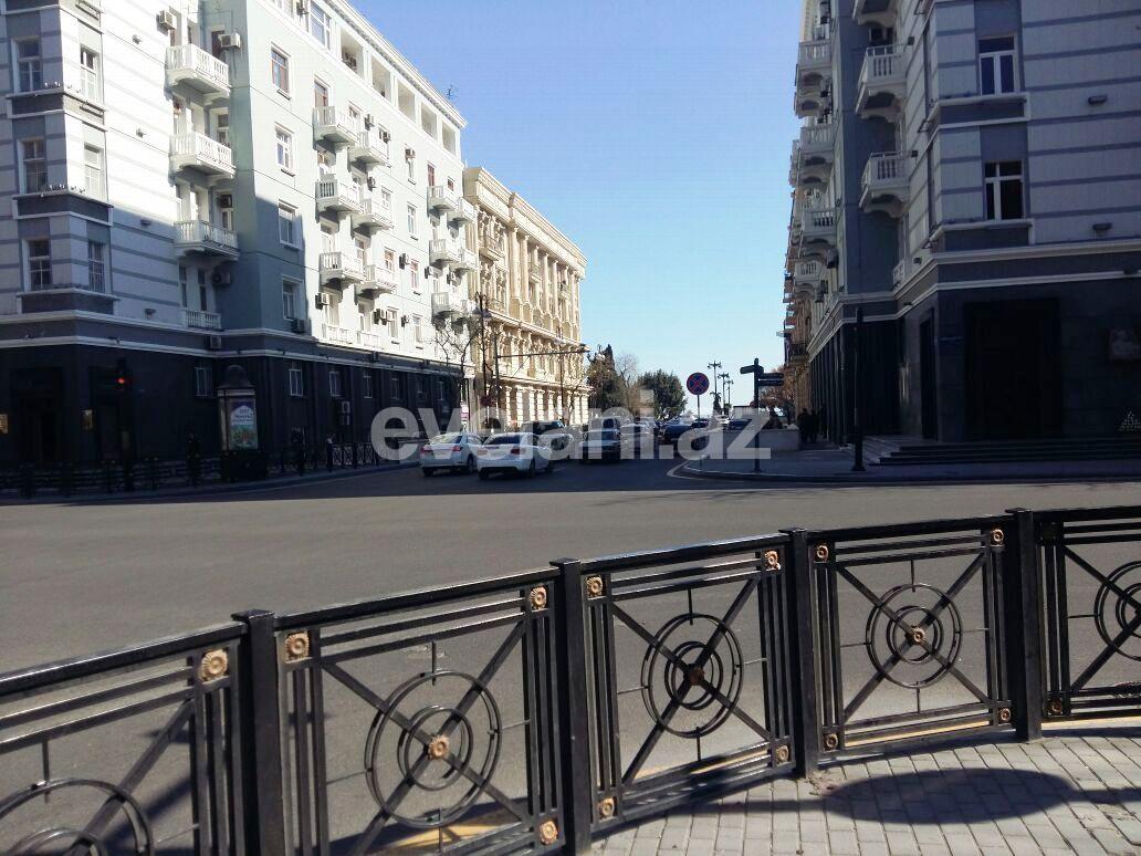 Продаётся, вторичка, 3-комнаты, 100 m², Баку, Сабаильский r, Сахил m.