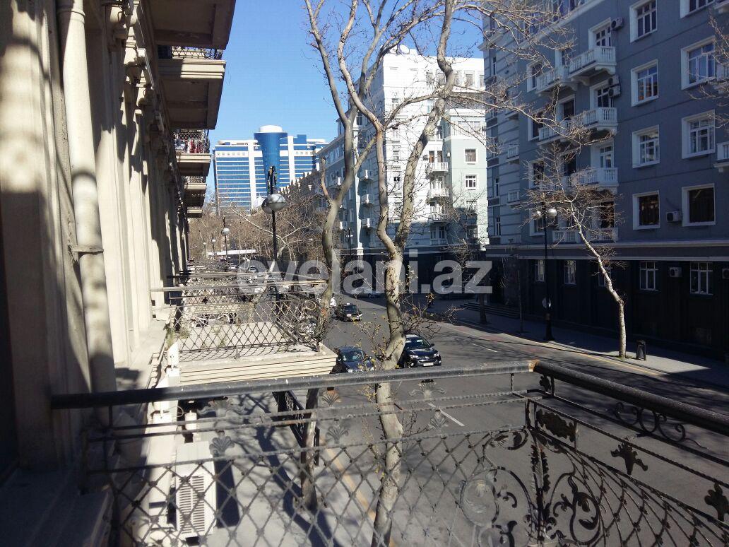 Продаётся, вторичка, 3-комнаты, 100 m², Баку, Сабаильский r, Сахил m.