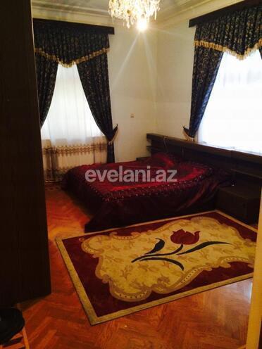 Satılır, həyət evi / bağ, 6 otaqlı, 300 m², Azadlıq prospekti m.