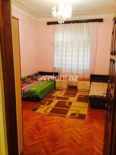 Satılır, həyət evi / bağ, 6 otaqlı, 300 m², Azadlıq prospekti m.
