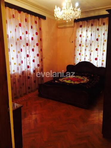 Satılır, həyət evi / bağ, 6 otaqlı, 300 m², Azadlıq prospekti m.