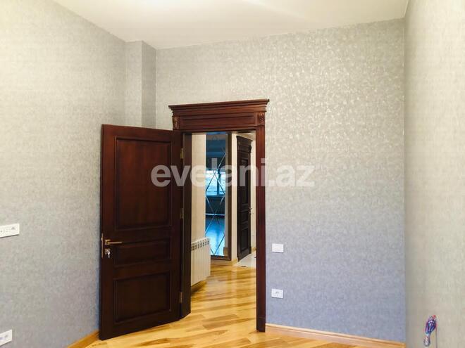 Sale, old building, 4 room, 200 m², Azadlig prospekti m.