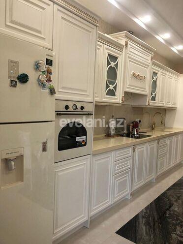 Продаётся, новостройка, 3-комнаты, 182 m², Низами m.