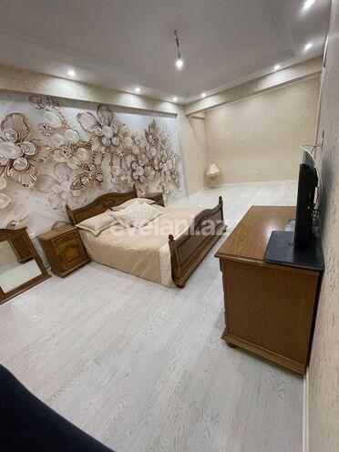 Продаётся, новостройка, 3-комнаты, 182 m², Низами m.