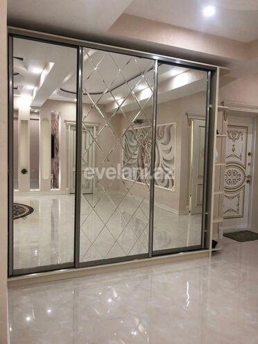 Продаётся, новостройка, 3-комнаты, 182 m², Низами m.