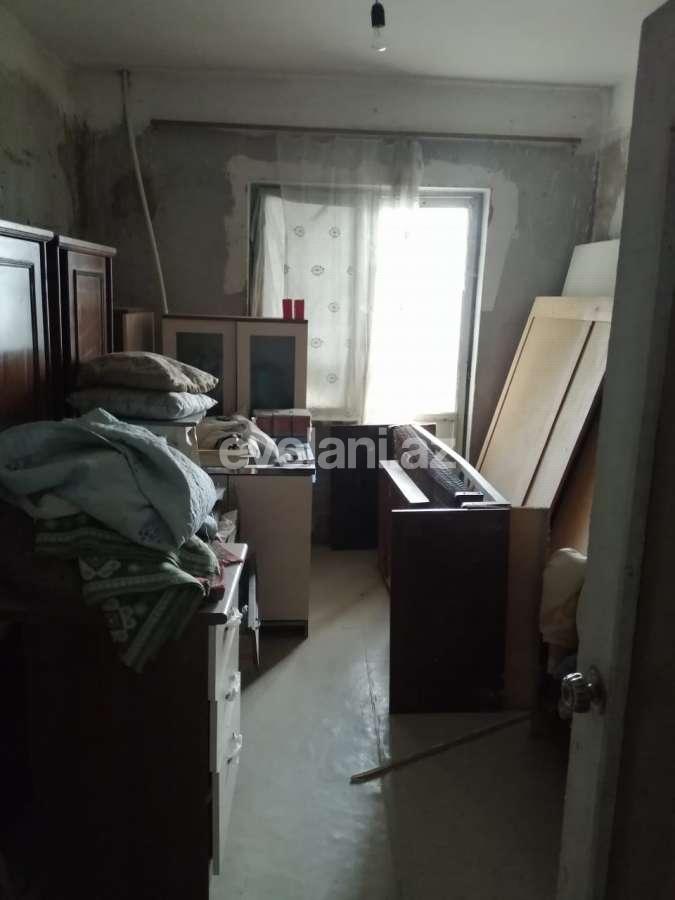 Sale, old building, 3 room, 70 m², Sahil d.