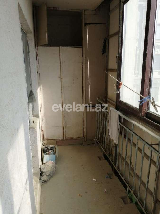 Sale, old building, 3 room, 70 m², Sahil d.