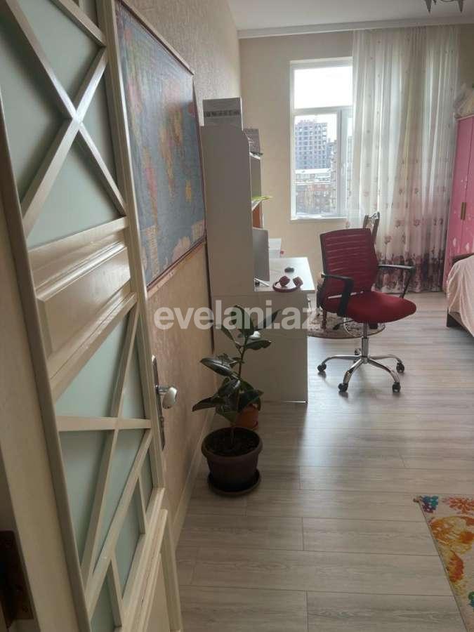 Satılır, yeni tikili, 3 otaqlı, 130 m², Bakı, Nizami r, Qara Qarayev m.