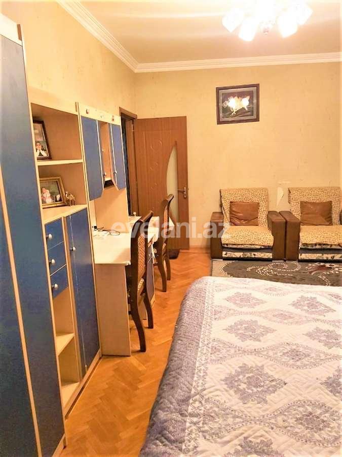 Satılır, köhnə tikili, 3 otaqlı, 80 m², Bakı, Binəqədi r, 9-cu mikrorayon q, Azadlıq prospekti m.
