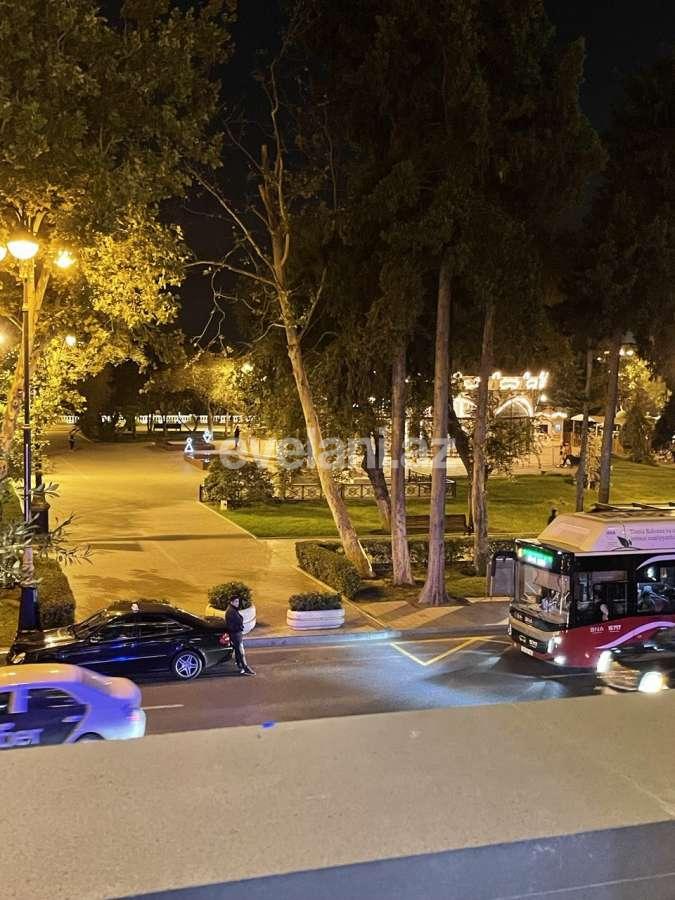 Satılır, köhnə tikili, 3 otaqlı, 90 m², Sahil m.