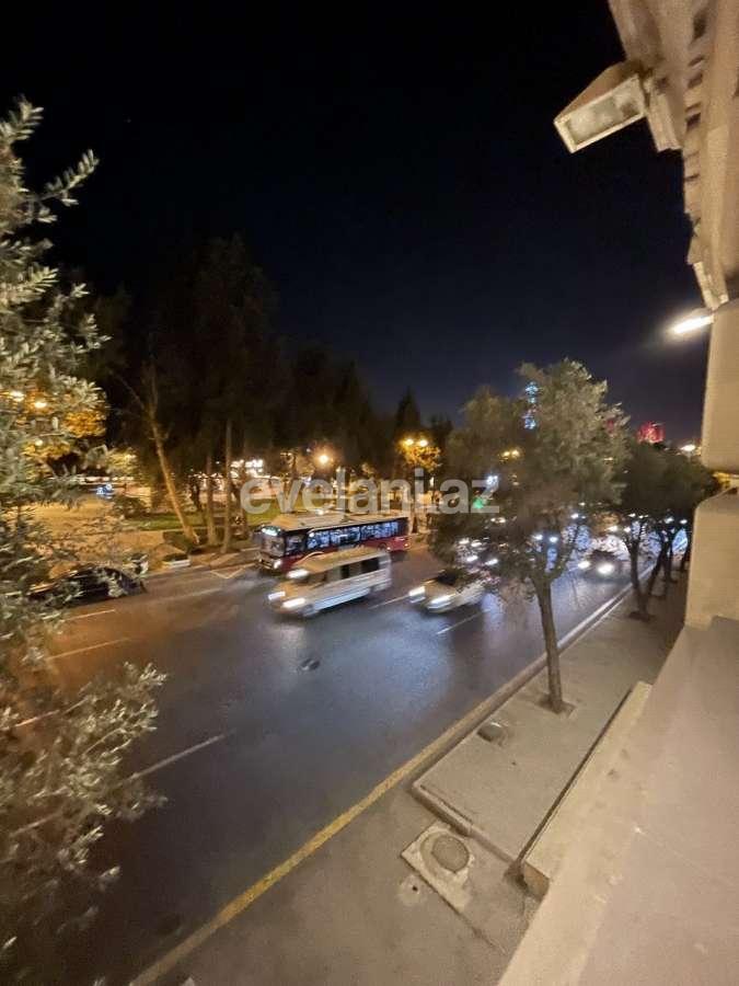 Satılır, köhnə tikili, 3 otaqlı, 90 m², Sahil m.