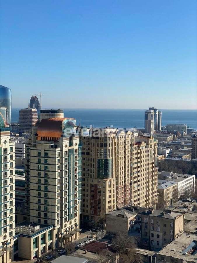 Satılır, yeni tikili, 4 otaqlı, 220 m², 28 may m.