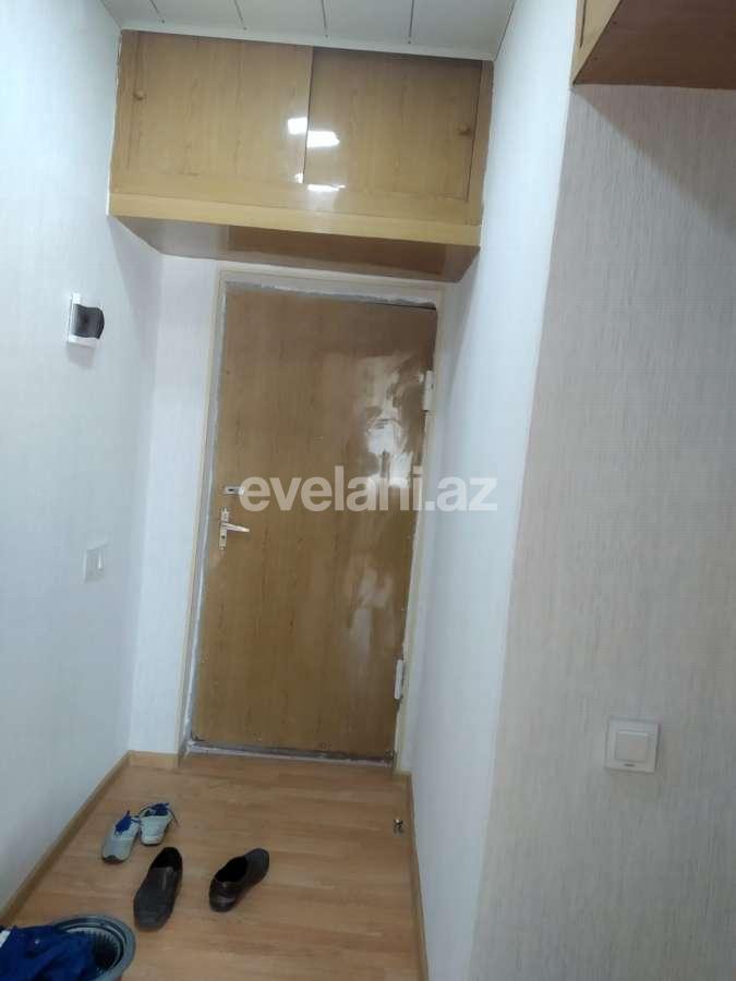 Sale, old building, 2 room, 35 m², Inshaatchilar m.