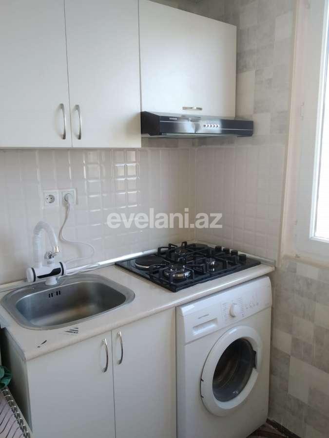 Sale, old building, 2 room, 35 m², Inshaatchilar m.