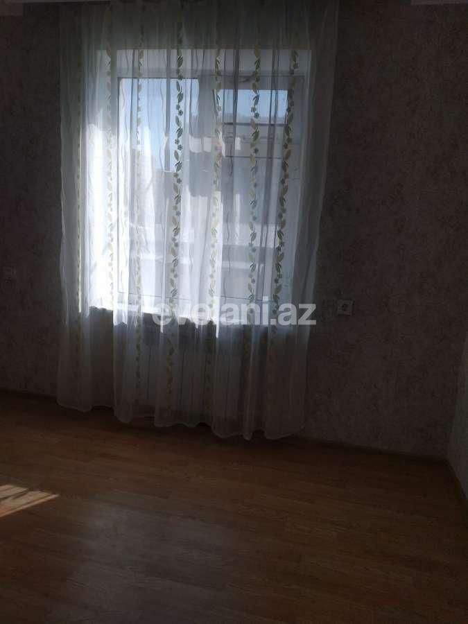 Sale, old building, 2 room, 35 m², Inshaatchilar m.