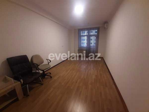 Сдаётся, офис, 3-комнаты, 130 m², Хатаинский r.