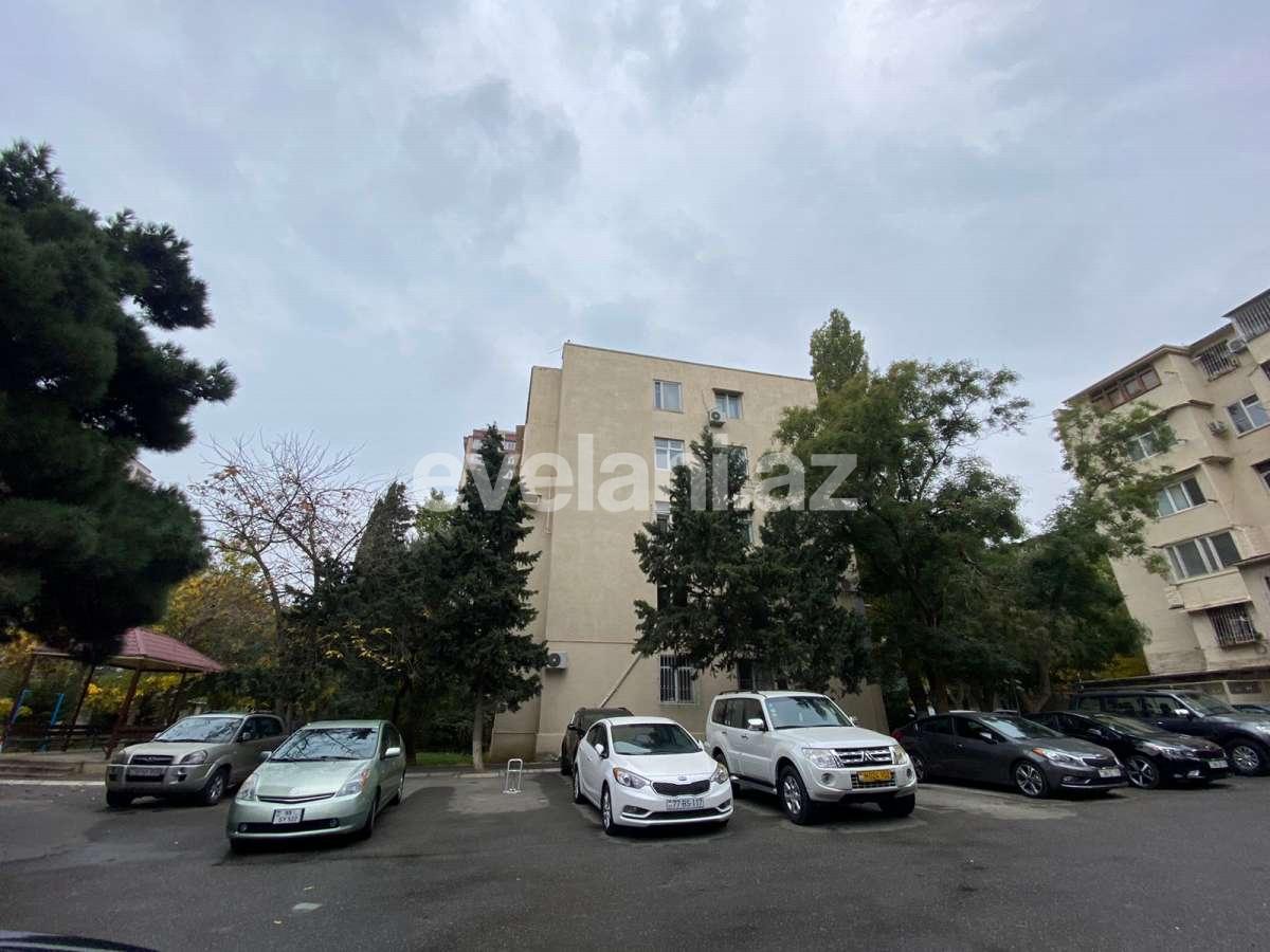 Satılır, köhnə tikili, 4 otaqlı, 100 m², İnşaatçılar m.