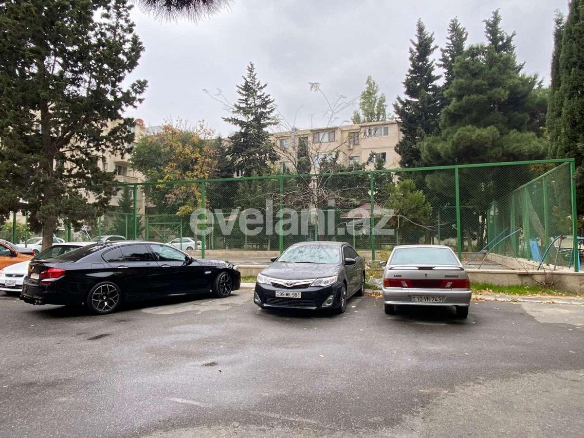 Satılır, köhnə tikili, 4 otaqlı, 100 m², İnşaatçılar m.