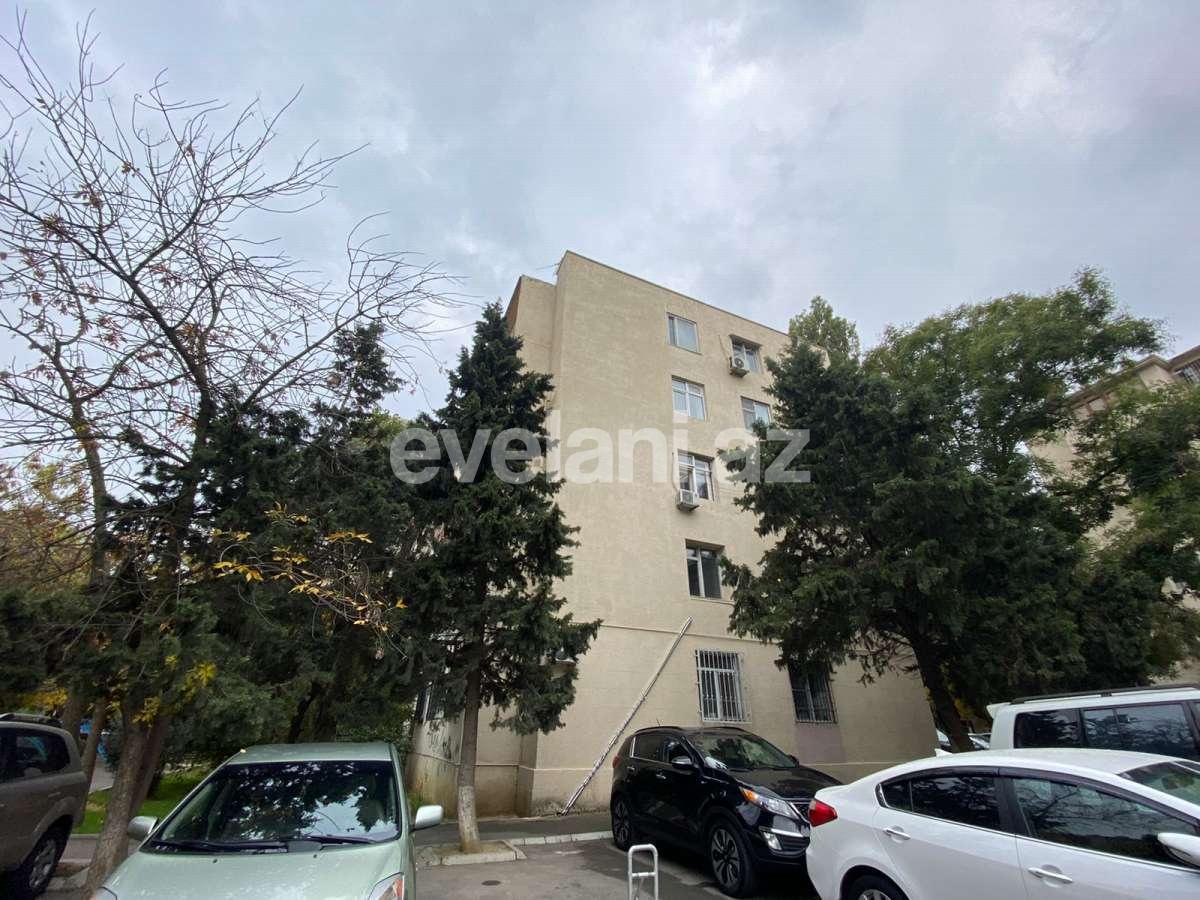 Satılır, köhnə tikili, 4 otaqlı, 100 m², İnşaatçılar m.