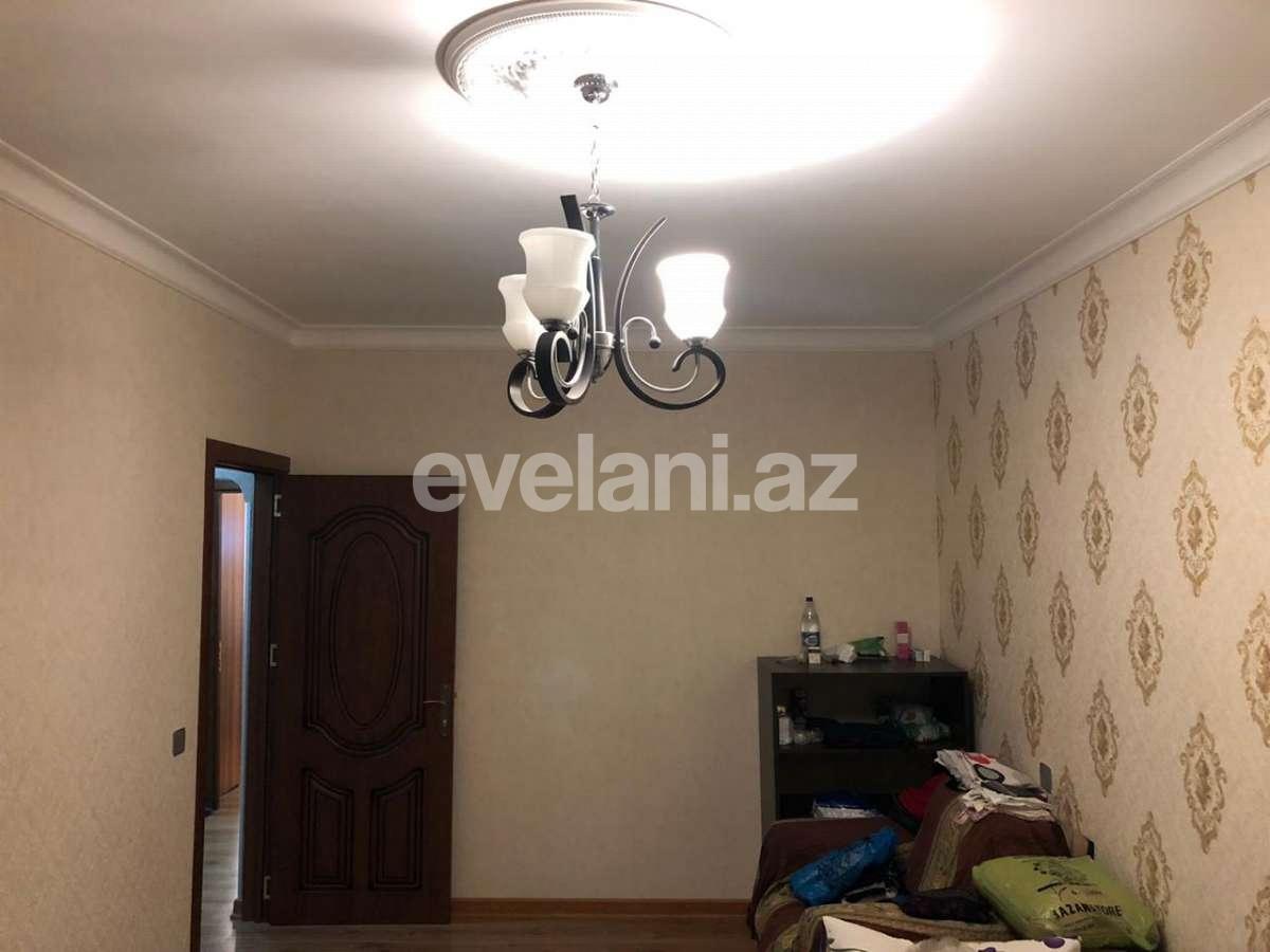 Satılır, köhnə tikili, 4 otaqlı, 130 m², Bakı, Binəqədi r, 8-ci mikrorayon q, Azadlıq prospekti m.