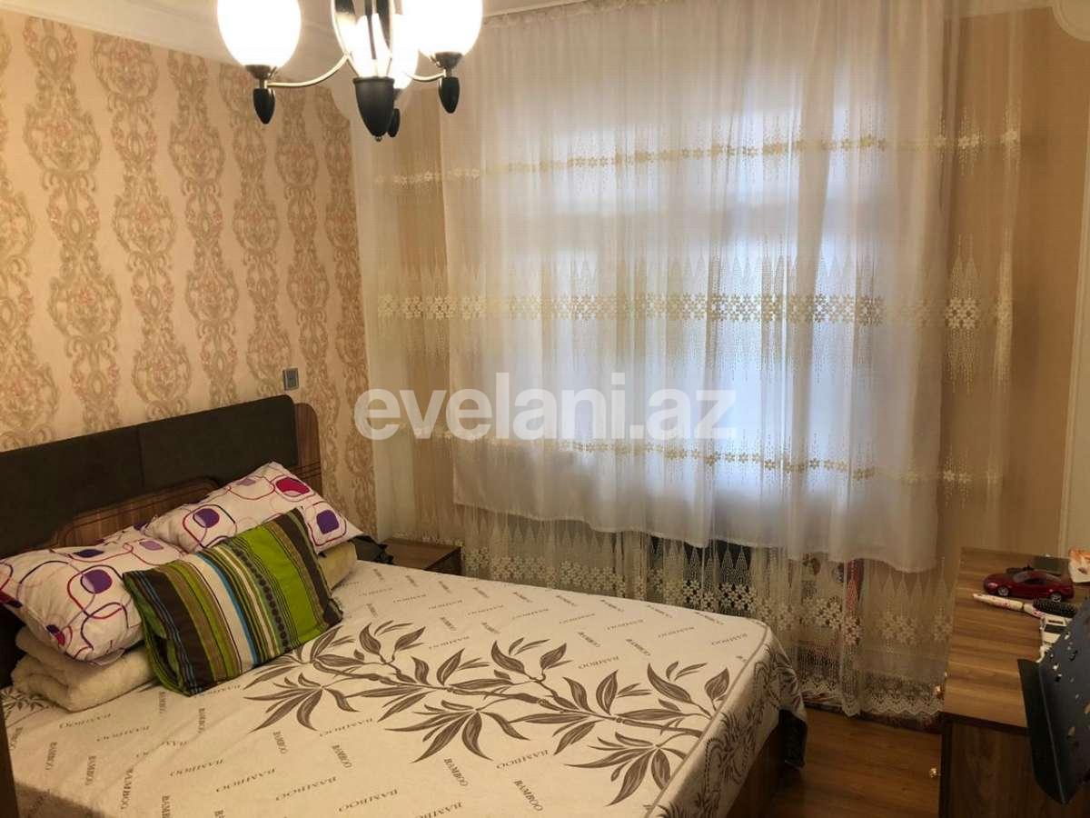Satılır, köhnə tikili, 4 otaqlı, 130 m², Bakı, Binəqədi r, 8-ci mikrorayon q, Azadlıq prospekti m.