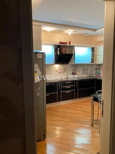 Satılır, yeni tikili, 3 otaqlı, 130 m², Bakı, Yasamal r, Yeni Yasamal q, İnşaatçılar m.