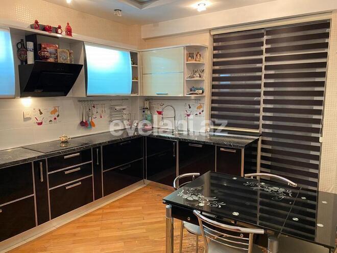 Satılır, yeni tikili, 3 otaqlı, 130 m², Bakı, Yasamal r, Yeni Yasamal q, İnşaatçılar m.