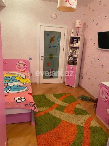 Satılır, yeni tikili, 3 otaqlı, 130 m², Bakı, Yasamal r, Yeni Yasamal q, İnşaatçılar m.