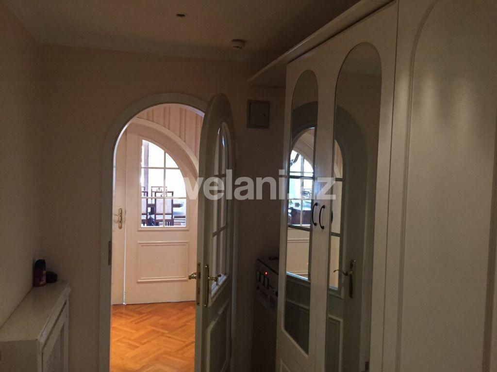 Rent, old building, 3 room, 120 m², Baku, Sabail r, Sahil m.