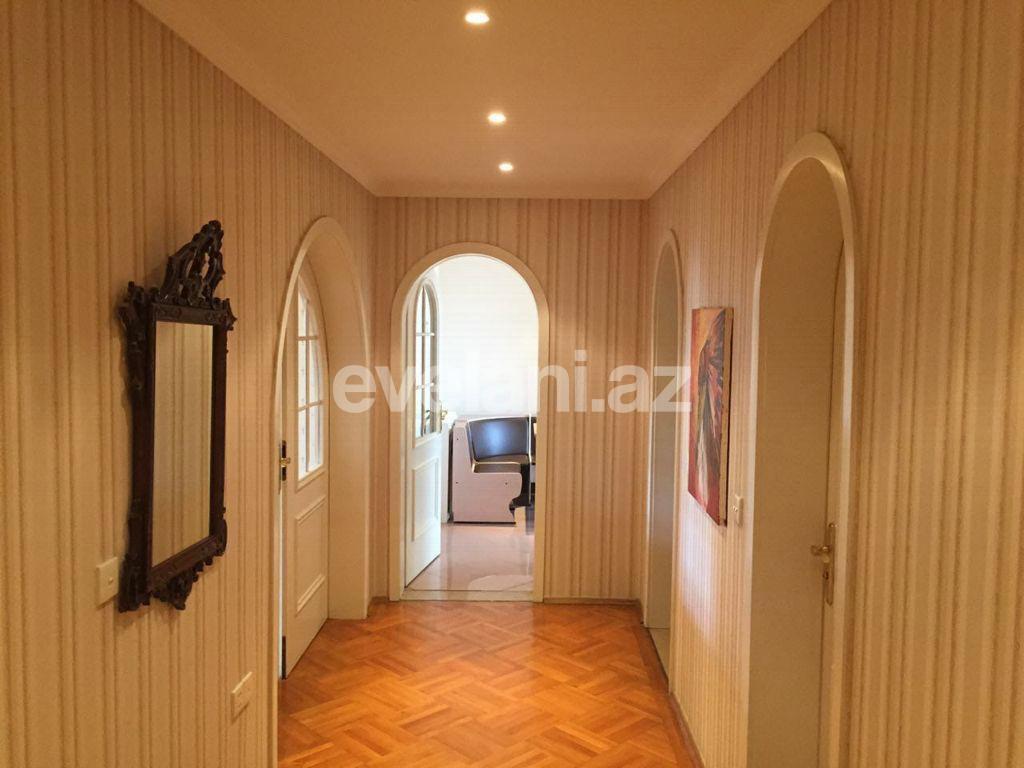 Rent, old building, 3 room, 120 m², Baku, Sabail r, Sahil m.