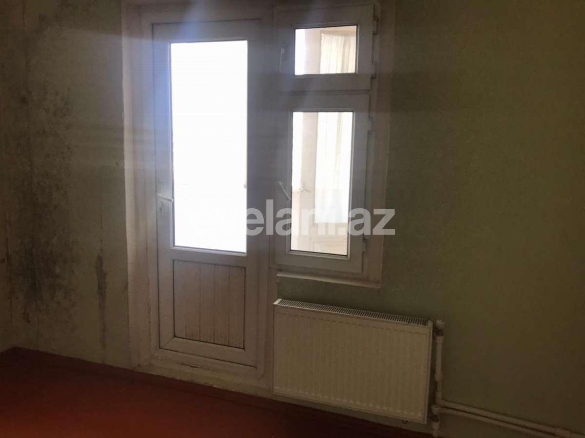 Satılır, köhnə tikili, 2 otaqlı, 60 m², Bakı, Nizami r, Xalqlar Dostluğu m.