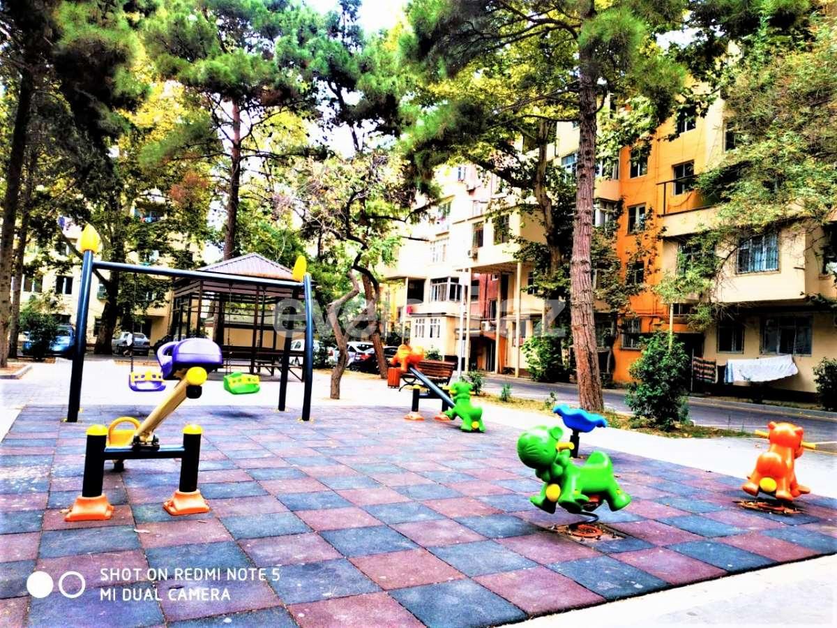 Sale, old building, 2 room, 55 m², Azadlig prospekti m.