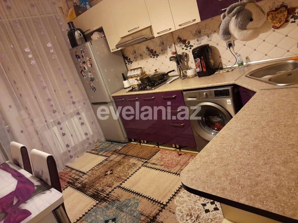 Satılır, köhnə tikili, 2 otaqlı, 75 m², İnşaatçılar m.