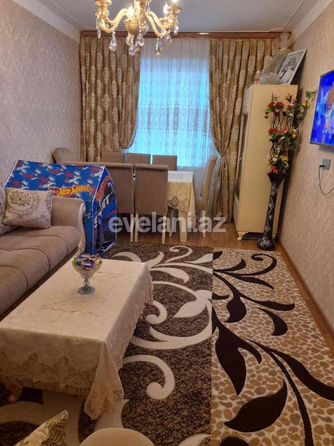Satılır, köhnə tikili, 2 otaqlı, 75 m², İnşaatçılar m.
