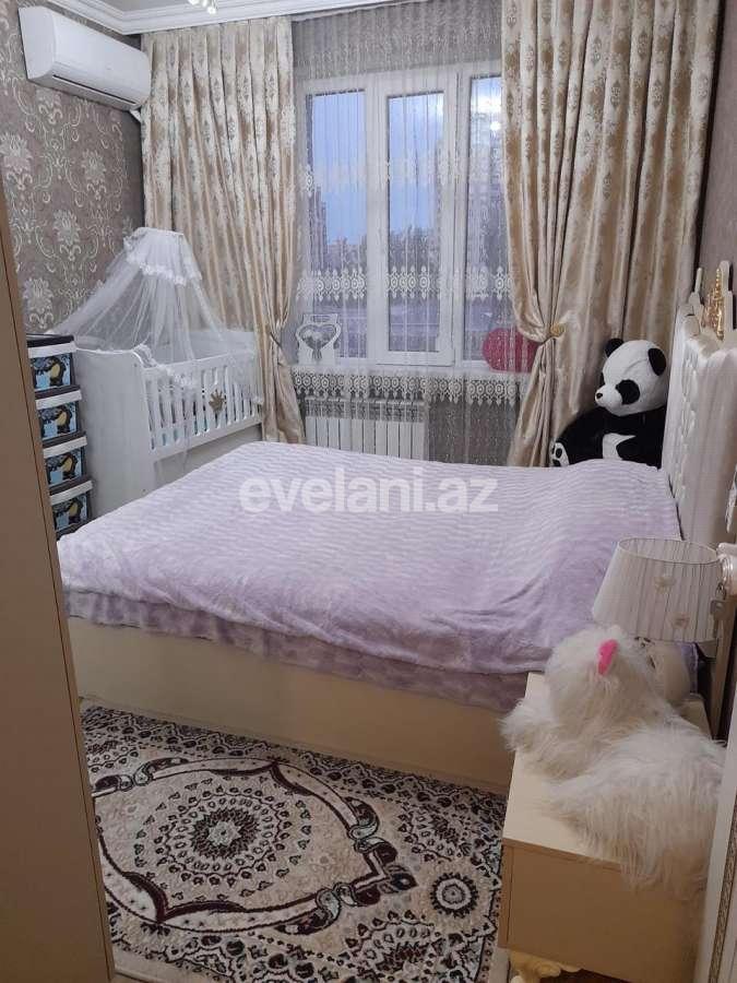 Satılır, köhnə tikili, 2 otaqlı, 75 m², İnşaatçılar m.