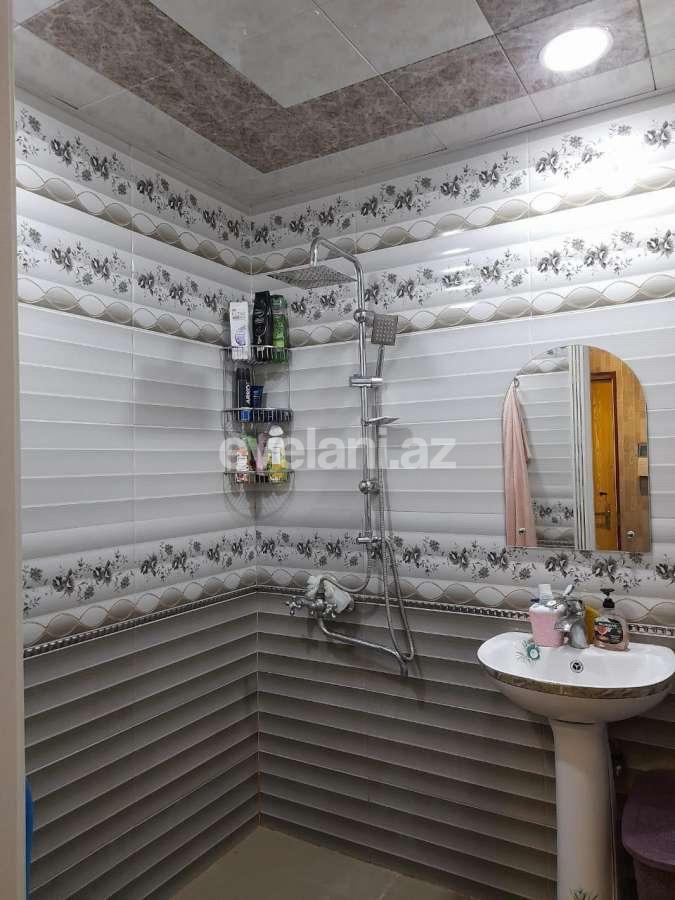Satılır, köhnə tikili, 2 otaqlı, 75 m², İnşaatçılar m.