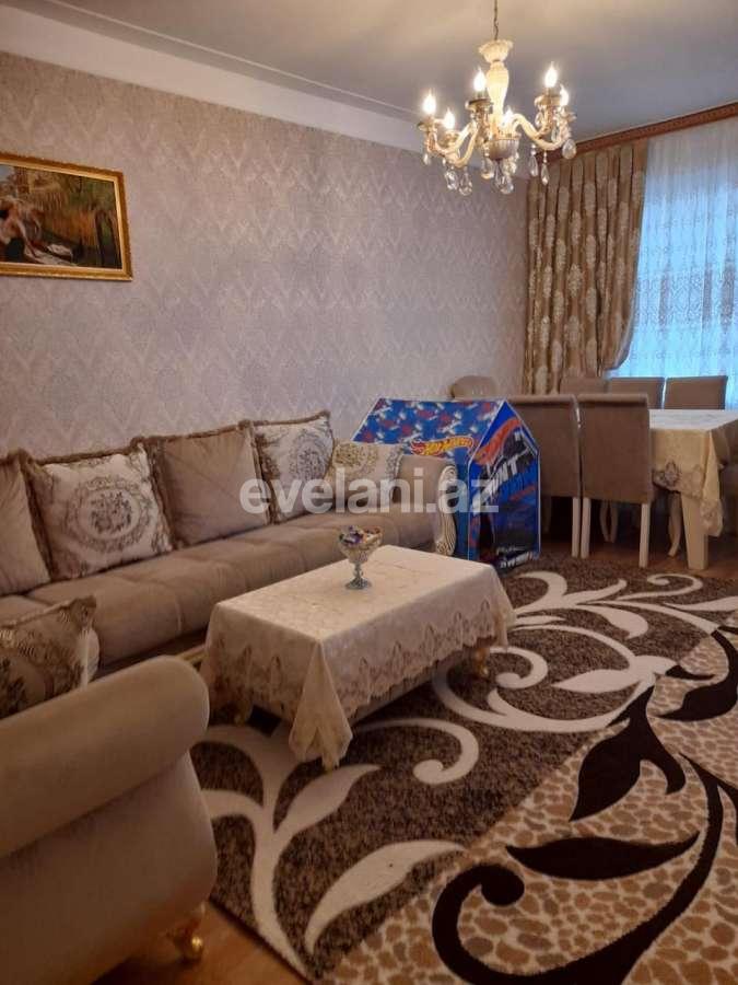 Satılır, köhnə tikili, 2 otaqlı, 75 m², İnşaatçılar m.