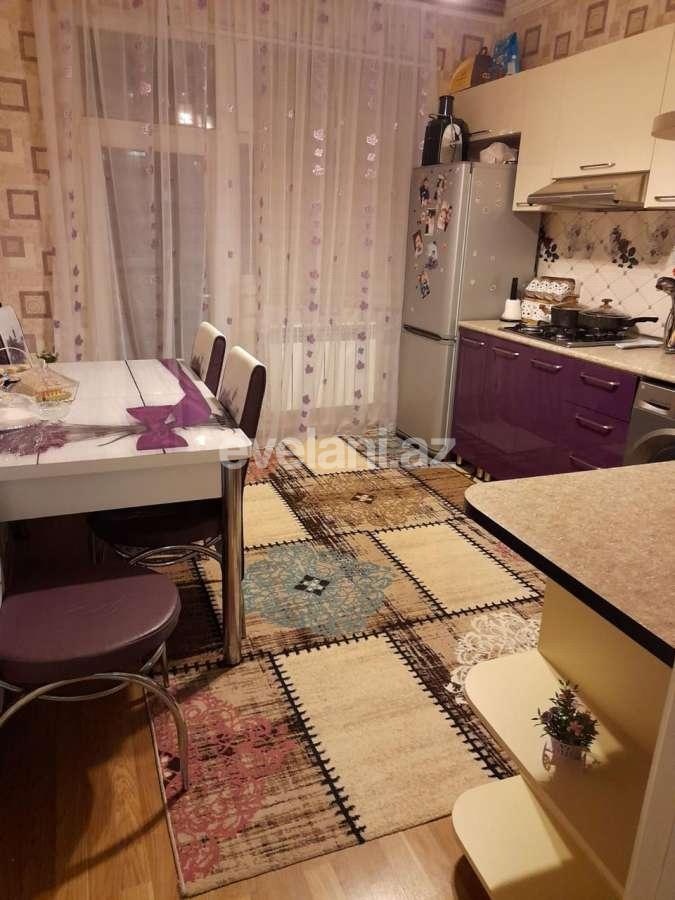 Satılır, köhnə tikili, 2 otaqlı, 75 m², İnşaatçılar m.