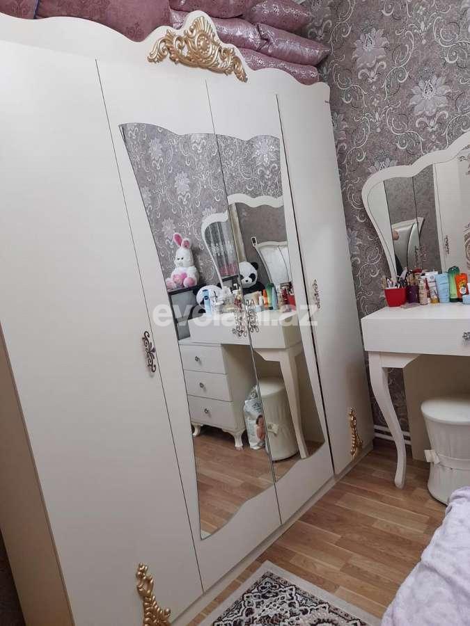 Satılır, köhnə tikili, 2 otaqlı, 75 m², İnşaatçılar m.