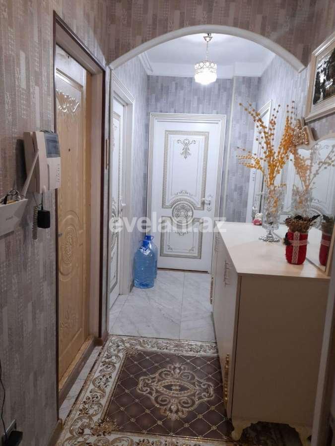 Satılır, köhnə tikili, 2 otaqlı, 75 m², İnşaatçılar m.