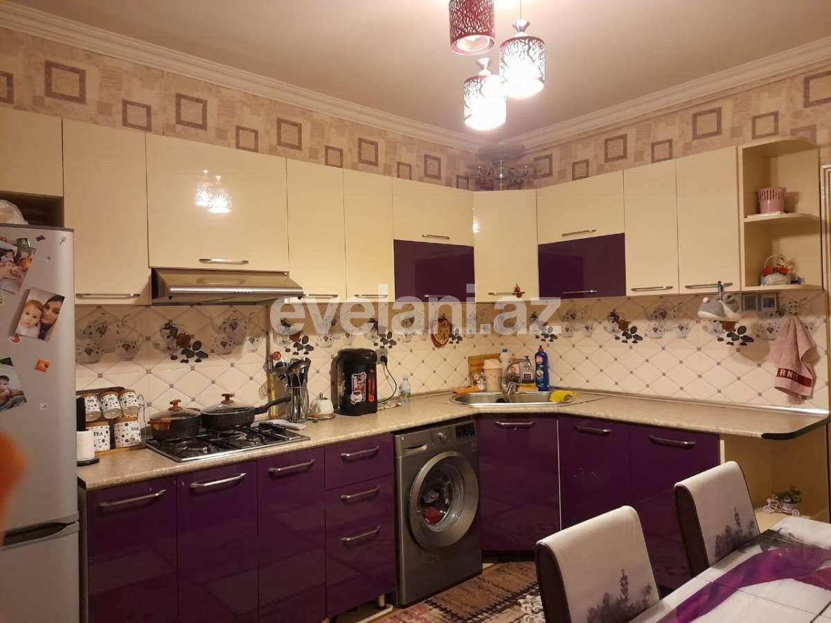 Satılır, köhnə tikili, 2 otaqlı, 75 m², İnşaatçılar m.