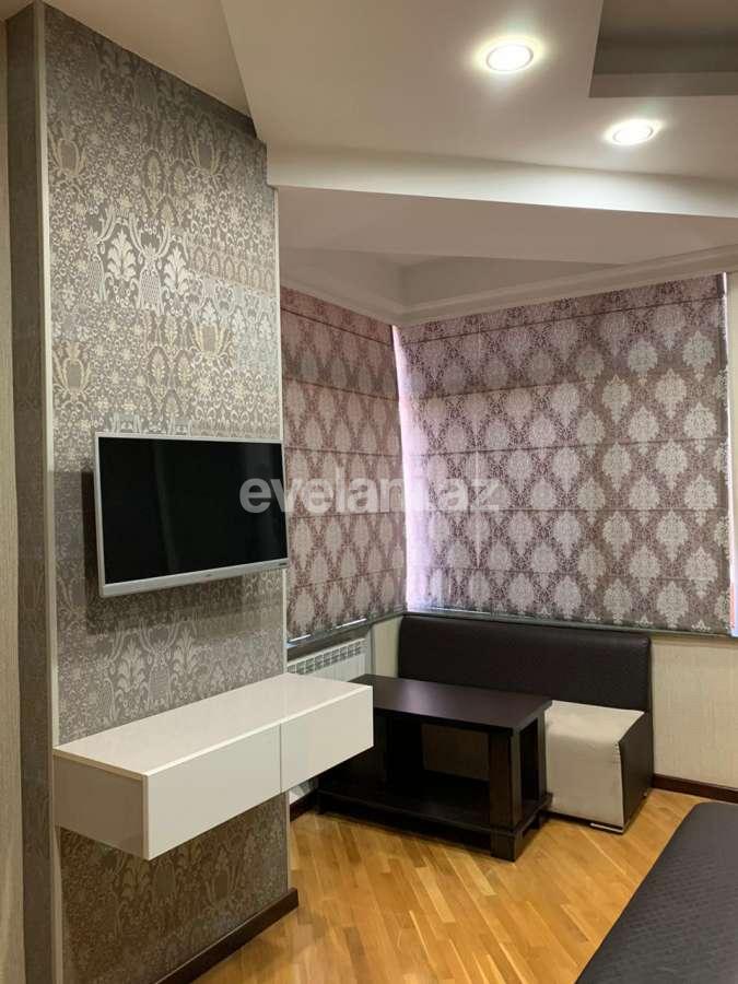 Satılır, yeni tikili, 3 otaqlı, 130 m², Bakı, Yasamal r, Elmlər Akademiyası m.