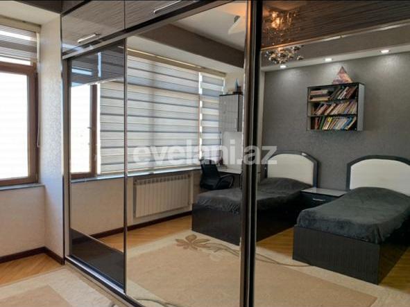 Satılır, yeni tikili, 3 otaqlı, 130 m², Bakı, Yasamal r, Elmlər Akademiyası m.