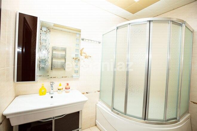 Satılır, yeni tikili, 2 otaqlı, 90 m², İnşaatçılar m.