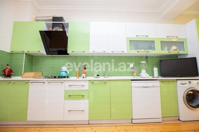 Satılır, yeni tikili, 2 otaqlı, 90 m², İnşaatçılar m.