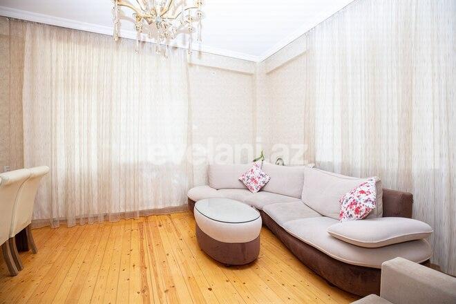 Satılır, yeni tikili, 2 otaqlı, 90 m², İnşaatçılar m.