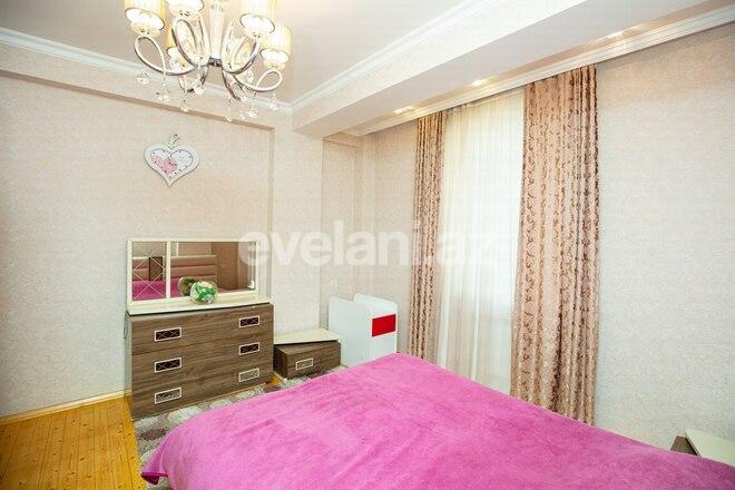 Satılır, yeni tikili, 2 otaqlı, 90 m², İnşaatçılar m.