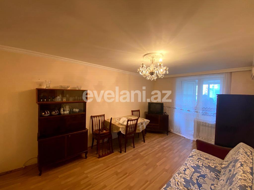 Satılır, köhnə tikili, 2 otaqlı, 40 m², İnşaatçılar m.