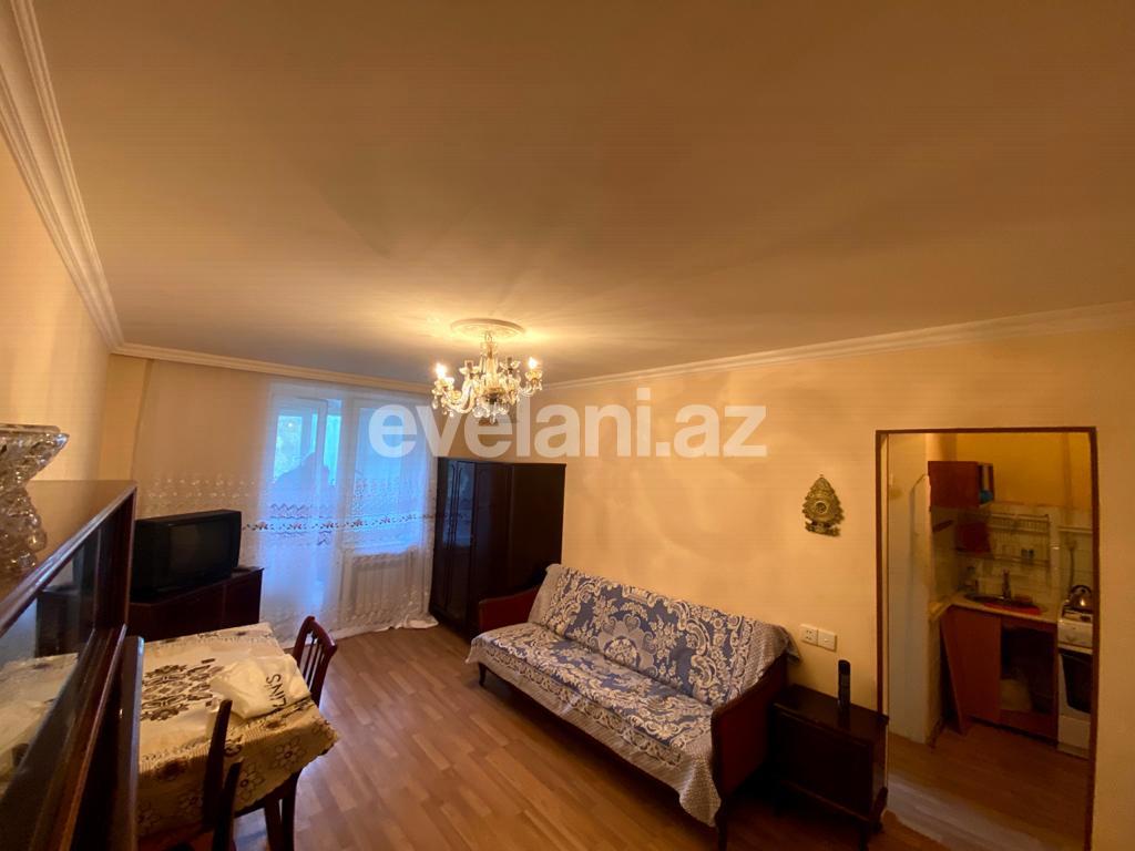 Satılır, köhnə tikili, 2 otaqlı, 40 m², İnşaatçılar m.