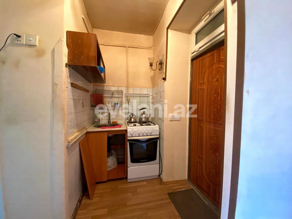 Satılır, köhnə tikili, 2 otaqlı, 40 m², İnşaatçılar m.